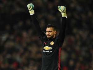 Betah di MU, Sergio Romero Tolak Inter