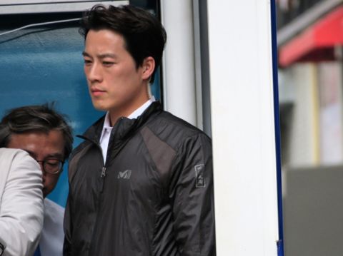 Foto: Pengawal Tampan Presiden Korea Selatan Bikin Heboh Netizen