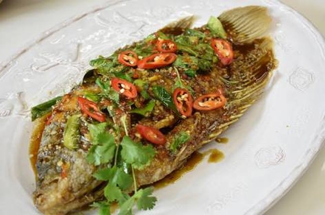 Enaknya Masak Ikan dengan Paduan Saus Gurih dan Berkuah Pedas