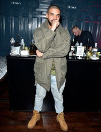 David Beckham Sampai Kanye West, Selebriti Berjaket Militer ala Jokowi