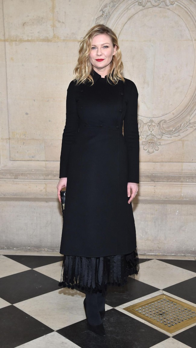 Kirsten Dunst attends the Christian Dior  Haute Couture Spring Summer 2017 show as part of Paris Fashion Week on January 23, 2017 in Paris, France.  (Photo by Pascal Le Segretain/Getty Images)