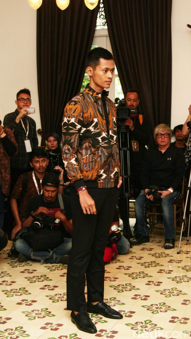 Brand Ambah Batik melangsungkan koleksi terbarunya di Plataran Menteng. Jakarta Pusat. [Mohammad Abduh/Wolipop]