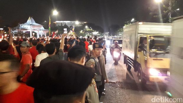 Ada Aksi 1.000 Lilin di Surabaya, Tarif Parkir Mobil Rp 20 Ribu