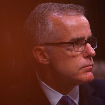 Donald Trump Puji Pemecatan Andrew McCabe dari FBI