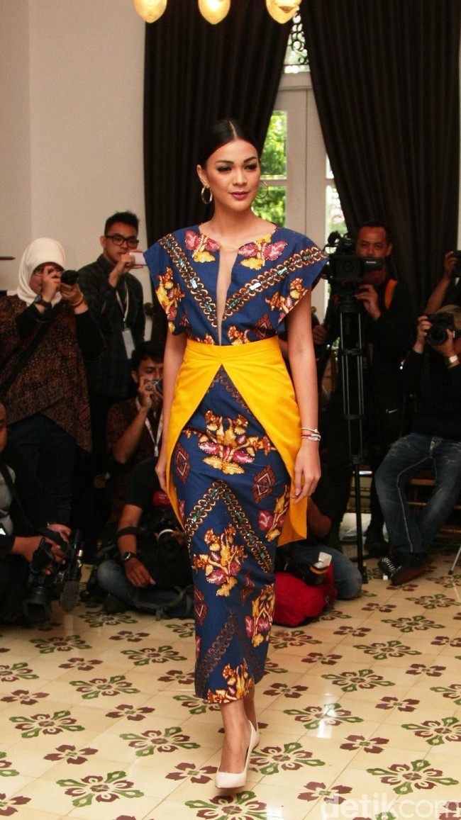 Brand Ambah Batik melangsungkan koleksi terbarunya di Plataran Menteng. Jakarta Pusat. [Mohammad Abduh/Wolipop]