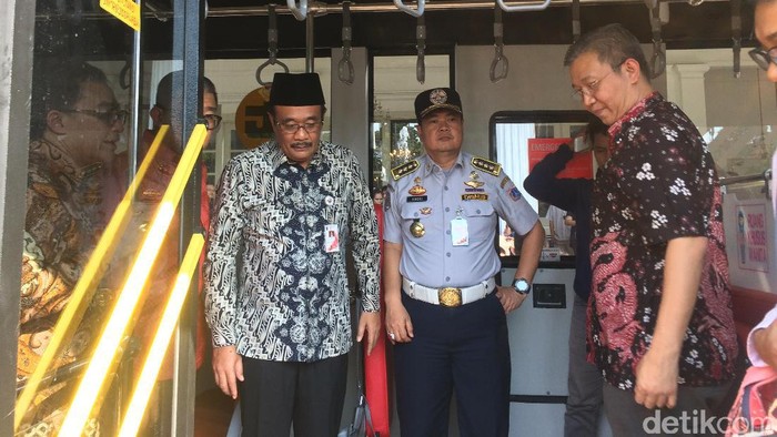 Pemprov DKI Dapat Hibah 3 Bus TransJakarta