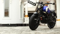 Dibangun dari Yamaha Scorpio Z, bukan tanpa alasan. Karena Anjik melihat Scorpio Z memiliki kapasitas mesin yang cukup besar di jajaran line up Yamaha di kelasnya di mana mesinnya mampu menyemburkan 19 ps di 8.000 rpm.