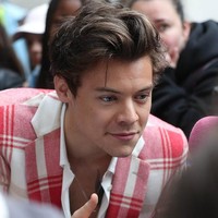 Mantan personel One Direction ini mewakili kaum millennial yang tampan. Menurut penelitian, Harry Styles memiliki fitur terbaik di area mata dan dagunya.  Foto: Getty Images