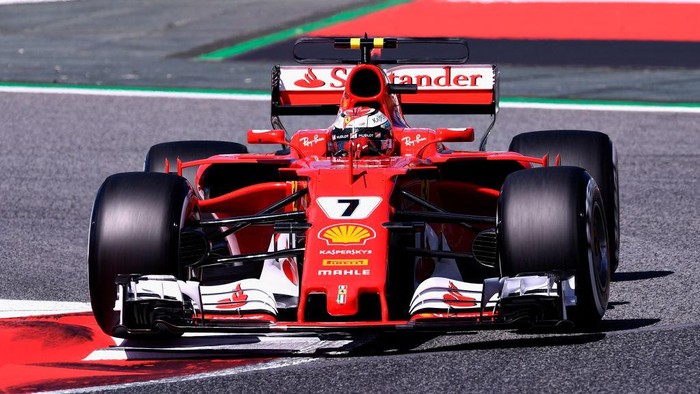 Ferrari Kalahkan Mercedes, Raikkonen Tercepat