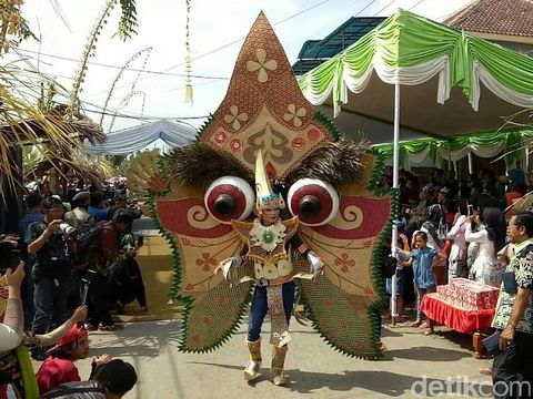 Unik, Pakaian dari Bambu Jadi Ajang Fashion Show di Banyuwangi