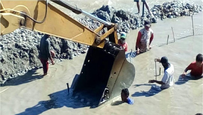 Rawan Longsoran, Menara Listrik Darurat Poso-Sidera Terus Diperkuat