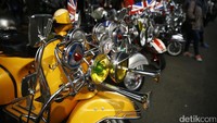 Sejumlah pecinta Vespa berkumpul di acara yang bertajuk Jakarta Mods May Day.