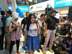 Prilly Latuconsina Bikin Meriah Vivo V5s Perfect Day di Jakarta