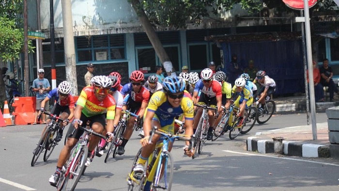 Jamalidin dan Crismonika Juara Kriterium LCC Sidoarjo