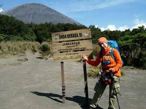 Please, Patuhi Aturan Pendakian di Semeru Demi Keselamatan Diri