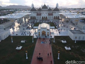 Indahnya Wajah Baru Masjid Baiturrahman Aceh dari Ketinggian
