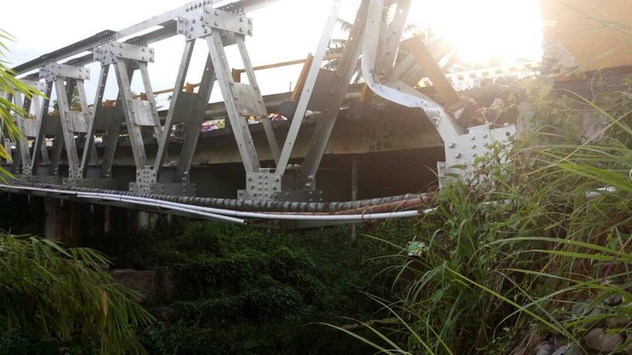 Jembatan di Jalan Lintas Riau-Sumbar Rusak, Lalin Dialihkan