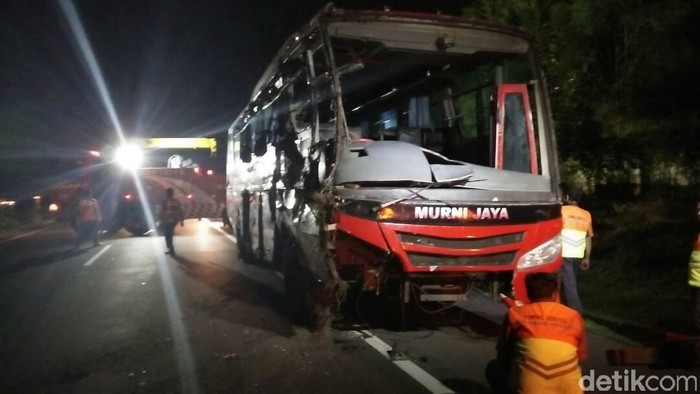 1 Orang Tewas dalam Kecelakaan Bus Murni Jaya di Tol Tangerang