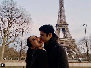 Peluk Hangat Al Ghazali untuk Alyssa Daguise di Hari Natal