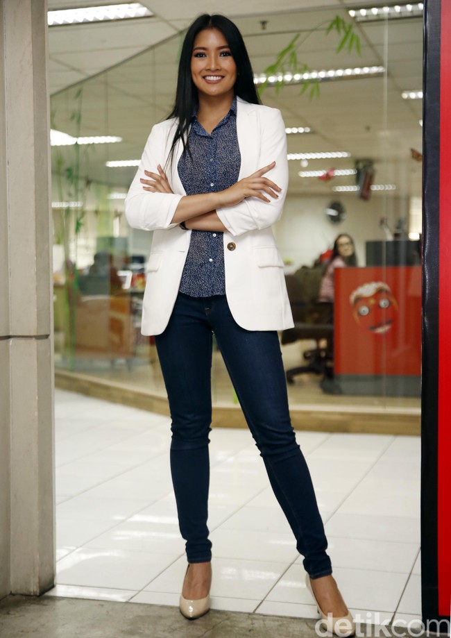 Anindya Kusuma Putri adalah mantan Putri Indonesia 2015. Ia juga merupakan pemain basket yang berasal dari Semarang. Foto: Rachman Haryanto