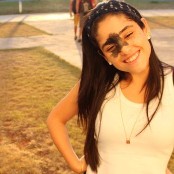 Foto: Kecantikan Mariana yang Punya Tanda Lahir Besar di Wajah