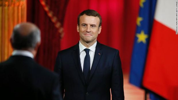Macron dilantik sebagai Presiden Prancis yang baru. 
