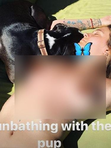 Begini Jawaban Putri Michael Jackson Usai Unggah Foto <i>Topless</i>