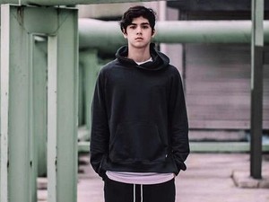 Maia Estianty Tak Mau Komentar Soal Al Ghazali Minum dengan Dua Cewek