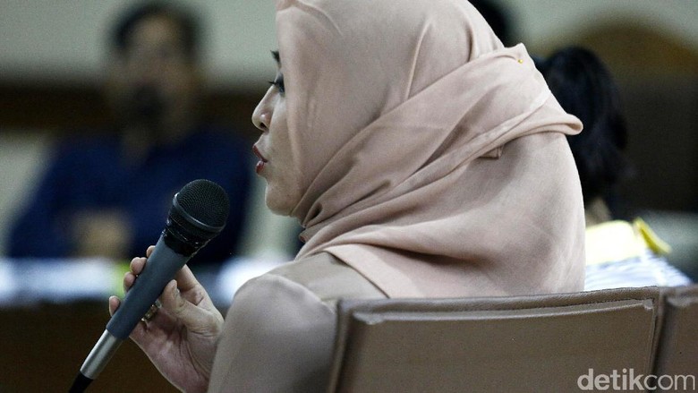 Angie: Kalau Tolak Perintah Nazaruddin, Dilaporkan ke Mas Ibas Angie: Kalau Tolak Perintah Nazaruddin, Dilaporkan ke Mas Ibas