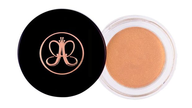 5 Eyeliner Hingga Maskara yang Tak Mudah Luntur Saat Wajah Berkeringat