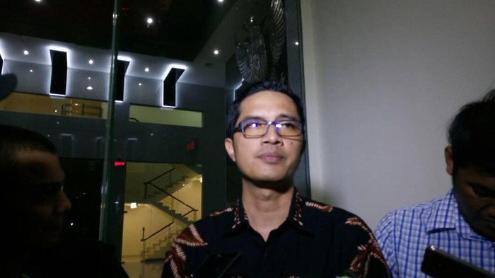 Pemulihan Mata Lambat, Novel akan Jalani Operasi Membran Sel