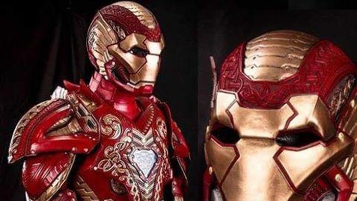 Robert Downey Jr Pamer Kostum Terbaru Iron Man