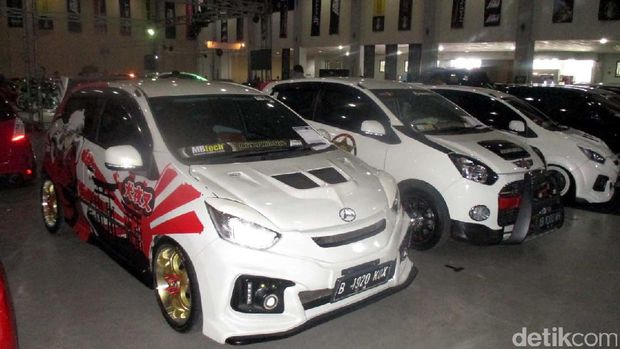  Mobil  Modifikasi  Kupu  Kupu  Malam  BLOG OTOMOTIF KEREN