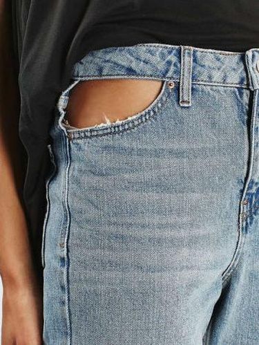 Topshop Jual Sepatu Bulu, Netizen Sebut Mirip Domba