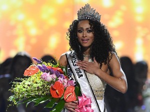 Ilmuwan Nuklir Cantik Jadi Pemenang Miss USA 2017