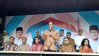 Tim sinkronisasi Anies-Sandi mulai bekerja. Tim yang dipimpin mantan menteri ESDM Sudirman Said ini bekerja untuk mengintegrasikan program atau janji kampanye Anies-Sandiaga dengan rencana program Pemprov DKI Jakarta. (Muhammad Fida Ul Haq/detikNews)