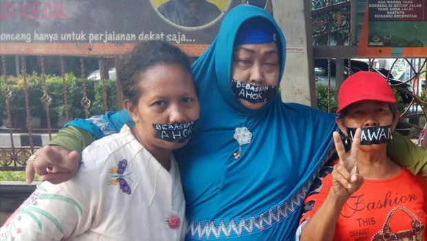 AKsi Plester Mulut Massa Pendukung Ahok/
