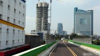Koridor 13 TransJakarta rute Ciledug-Tendean diuji coba, Senin (15/5) kemarin. Rencananya koridor 13 ini akan dioperasikan pada Hari Ulang Tahun Jakarta ke-490 tanggal 22 Juni 2017 mendatang. (Rengga Sancaya/detikFoto)