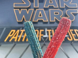 Nyam! Churros Lightsaber, Hadir Bagi Anda Pecinta Star Wars