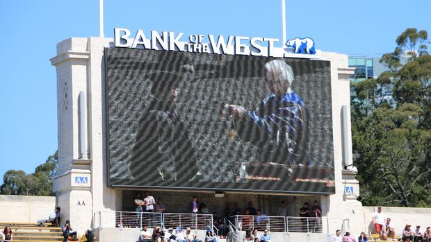 Di Depan 30 Ribu Civitas Berkeley, Todung Raih Haas Award