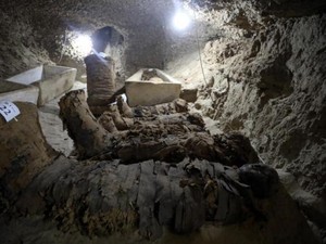 Arkeolog Temukan 17 Mumi di Kuburan Kuno Mesir