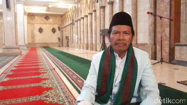 Abu Bakar Akhyar yang juga sering menjadi imam salat (Afif/detikTravel)