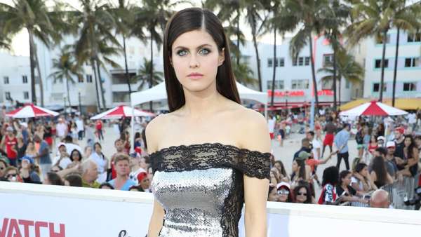 Cantiknya Alexandra Daddario Bikin Terpana Cantiknya Alexandra Daddario Bikin Terpana