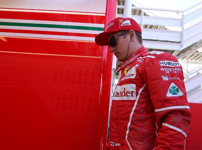 Tangisan Pendukung Cilik Ferrari Berbuah Pertemuan dengan Raikkonen