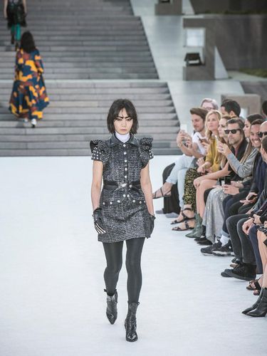 Inspirasi Jepang & David Bowie di Koleksi Louis Vuitton Cruise 2018