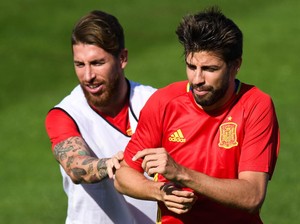 Panas di Klub, Pique-Ramos Akur di Timnas