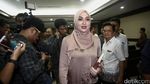 Angelina Sondakh Tampil Cantik dengan Berhijab