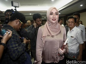 Segera Bebas, Angelina Sondakh Melatih Model hingga Menang Pingpong di Lapas