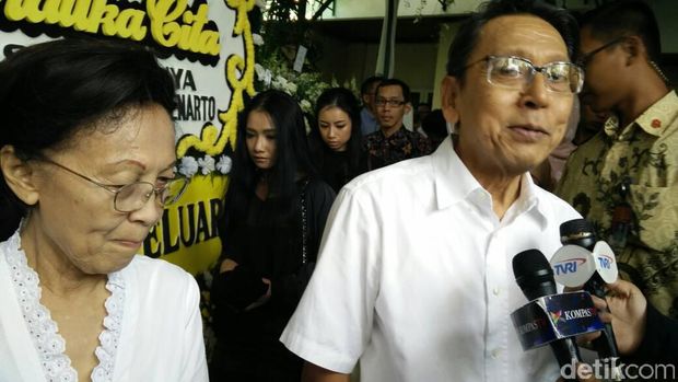 mantan wapres Boediono melayat almarhum Hartarto Sastrosoenarto