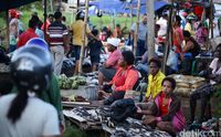 Suasana di pasar baru Merauke di sore hari
